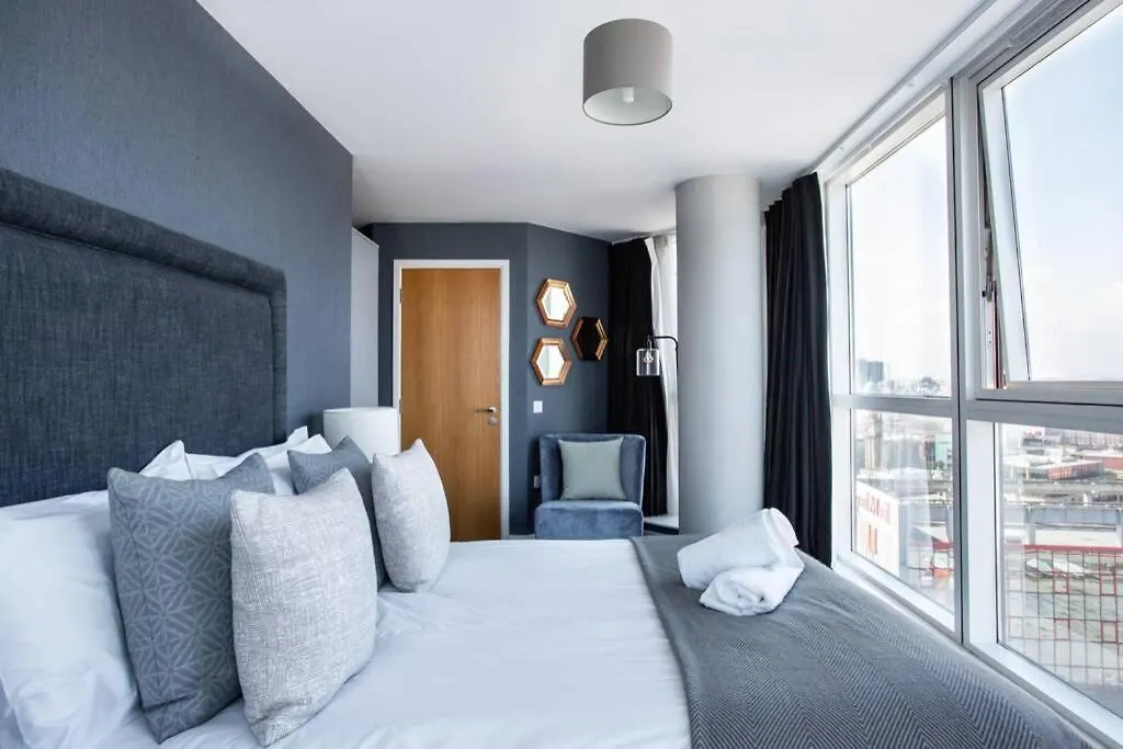 公寓 Titanic & City Views, Ultra Luxury City Parking 贝尔法斯特 英国