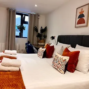  Apartment Stylish De-luxe In United Kingdom