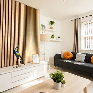 Super Modern 2bd Central Belfast
