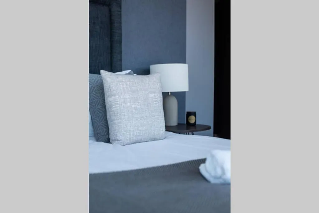 Titanic & City Views, Ultra Luxury City Parking Belfast United Kingdom