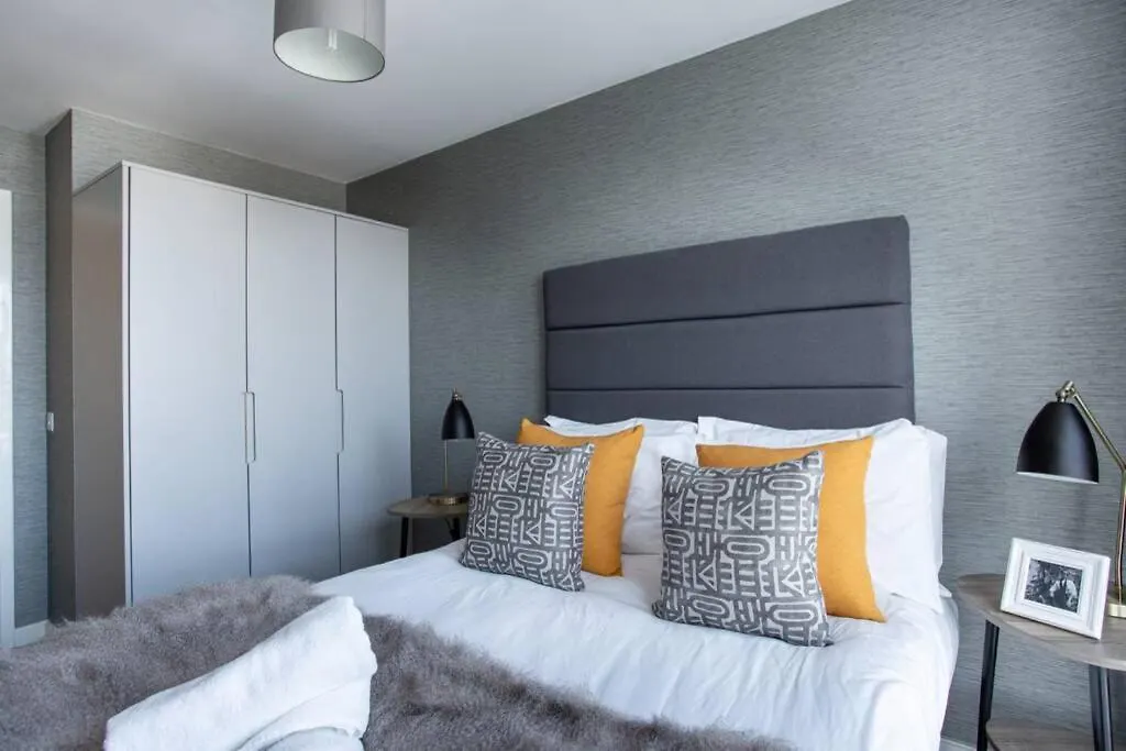 Titanic & City Views, Ultra Luxury City Parking Belfast 0*,  United Kingdom